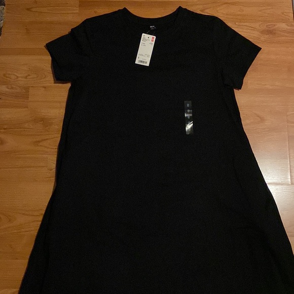 NWT Uniqlo Women’s Small Black Mini Dress with side pockets - Picture 2 of 3